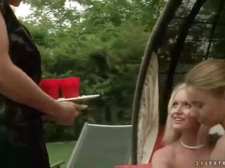 Zwei freundinnen bestrafung inviting blond