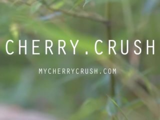 Cherry crush - school teenager orgasm&comma; ýaglanan ass&comma; gyzyň bampery plug and gutarmak shot