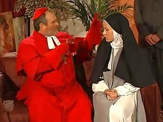Märg tuss nunn anaal perses poolt a priest