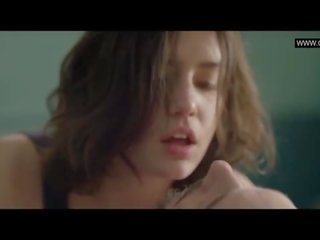 Adele exarchopoulos - topless volwassen klem scènes - eperdument (2016)
