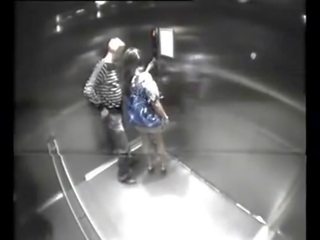Нетърпелив възбуден двойка майната в elevator - 