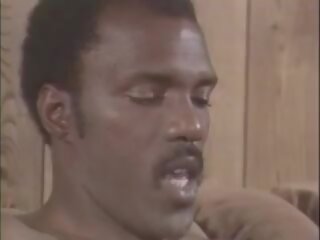 Negra ayes e fm bradley - negros próximo porta 1988: porcas filme f1