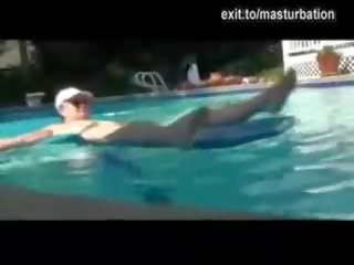 55 years grannyswimming pool orgasm