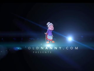 Oldnanny 할머니 과 유혹하는 비탄 즐겨 동성애의 놀이