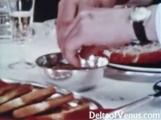 Παλιάς χρονολογίας σεξ 1960s - μαλλιαρό marriageable μελαχρινός/ή - τραπέζι για τρία