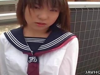 Japonesa jovem jovem aluna é uma merda peter sem censura