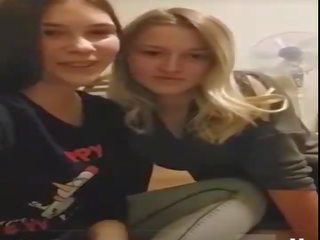 [periscope] ukrainietiškas paauglys merginos praktika cuddles