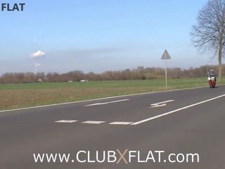 Clubxflat- سائق الدراجة بريمادونا towed التالى شيء حق بعد breakdown: حر x يتم التصويت عليها فيديو ba