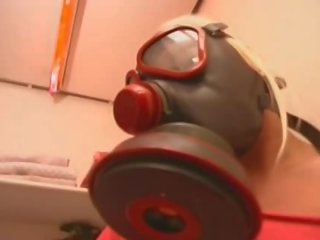 Gas maske tragen euro deutsch prostituierte masturbiert im die toilette