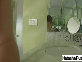 Natasha changes un washes viņai pēdas, bezmaksas x nominālā filma 22