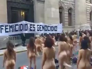 나체상 여자들 protest 에 아르헨티나 -colour 버전: 성인 클립 01
