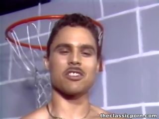Basketbol koponan fucks isa feature