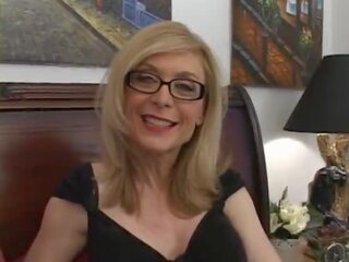 多情 nina hartley 去 向下 和 给 superb 口交