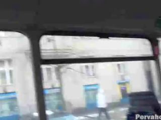 Xxx βίντεο και επιδειξίας ζευγάρι επί δημόσιο λεωφορείο