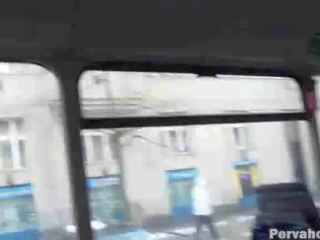 Xxx video și exhibitionist cuplu pe public autobus